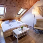 Guest house Sofinata & Pizzeria 3*
