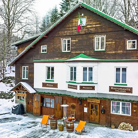 Guest house Sofinata & Pizzeria 3*